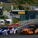 Duell an der Spitze: Zimmermann/Fourie kämpfen im BMW gegen Hirsiger/Zulauf im Lamborghini