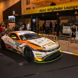 ADAC auf der Essen Motor Show 2022: Der Aston Martin Vantage GT4 von Hugo Sasse und Mike David Ortmann, Champions der ADAC GT4 Germany