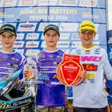 Das ADAC MX Junior Cup 85 Podium (v.l.): Martins und Patriks Cirulis, Luca Nierychlo