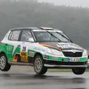 Sprungstark: Den Sieg in der Division 5 haben Konstantin Keil / Bernd Hosse im Skoda Fabia R2 schon sicher
