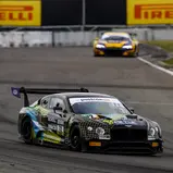 Starker Dritter: Jordan Pepper im Bentley