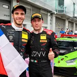 Der Chilene Benjamin Hites (links) und der italienische Lamborghini-Werksfahrer Marco Mapelli (rechts) gewannen das sechste Saisonrennen