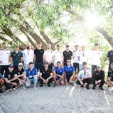 Motorsport Lounge am Norisring. Hintere Reihe: Jules Gounon, Nicolas Baert, Nicki Thiim, Bastian Buus, Maximilian Paul, Mirko Bortolotti, Ricardo Feller, Kelvin van der Linde, Marco Wittmann, Tom Kalender, Ben Dörr.  Vordere Reihe: Arjun Maini, Marco Mape