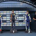 Siegerehrung: Oliver Bearman (Mitte) siegt vor Alex Dunne (li) und Luke Browning (re)