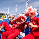 Die Fans sorgen für ein farbenfrohes Spektakel