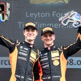 Die Sieger des Sonntagsrennens in Zandvoort: Leyton Fourie und Tim Zimmermann