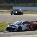 Robin Rogalski vor Tobias Erdmann (Foto: Audi Sport Seyffarth R8 LMS Cup)