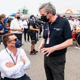 Pit Beirer (KTM-Motorsportchef ) mit ADAC Sportpräsident Dr. Gerd Ennser (v.l.)