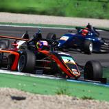 Heimrennen für Van Amersfoort Racing in Zandvoort. Im Bild: Arias Deukmedjian (17/USA)