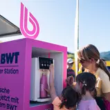  Bestes Trinkwasser gibt es bei der DTM aus rund 60 BWT-Wasserspendern