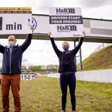 Tina Hermann (r.) startete das Rennen der Deutschen GT-Meisterschaft