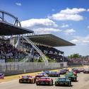 Tausende Fans verfolgten den siebten Saisonlauf des ADAC GT Masters
