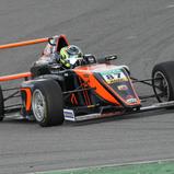 Oliver Bearman fährt nach Saisonsieg Nummer 5 als Spitzenreiter zum Sachsenring