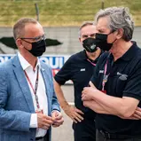 Jan Šťovíček (FIM) im Gespräch mit ADAC Sportpräsident Dr. Gerd Ennser (v.l.)