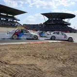 Kurvenkampf: BMW M3 E36 gegen Opel Vectra STW (Foto B. Schoke)