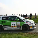 Schneller Saarländer: Stefan Petto belegt im kleinen Suzuki Swift Rang sechs der Zwischenwertung.