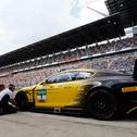 Pirelli-Reifen bringen die rund 600 PS auf den Asphalt