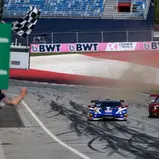 Sieg in der letzten Kurve: Auf dem Red Bull Ring begann die Traumsaison für Hirsiger und Zulauf mit einem hauchdünnen Sieg