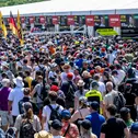 Die 2,2 Kilometer kurze Kult-Strecke steht bei Fahrern und Zuschauern gleichermaßen hoch im Kurs