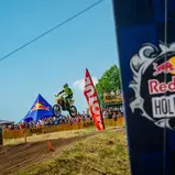 Die besten Starter werden mit dem „Red Bull Holeshot Award“ geehrt