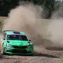 Viel Staub aufgewirbelt: Mark Wallenwein im Skoda Fabia R5