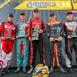 Die Sieger in Wackersdorf der Klasse DJKM: Rasmus Buxbom Andersen, Matej Preuss, Jeffrey Fikse, Jayden Thien, Rick Hartmann (v.l.n.r.)