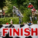 Jörgen‐Matthias Talviku ( Estland / Yamaha / JMT ESTTRANS YAMAHA KESKUS RACING TEAM ) und Jordi Tixier ( Frankreich / Honda / KMP Honda Racing powered by DVAG ) beim ADAC MX Masters