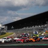 Beide Rennen des ADAC GT Masters auf dem Nürburgring boten zahlreiche spannende Manöver