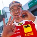 Kelvin van der Linde feierte auf dem Dekra Lausitzring seinen 30. Geburtstag Kelvin van der Linde feierte auf dem Dekra Lausitzring seinen 30. Geburtstag
