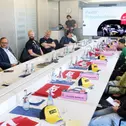 Knackige Fragen für Mirko Bortolotti und Nicki Thiim bei einer Kinder-Pressekonferenz