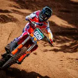 Moritz Ernecker wurde bei seinem Gaststart unter Druck gesetzt, siegte jedoch am Ende im ADAC MX Junior Cup 125