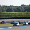 Der ADAC Tourenwagen Junior Cup kam mit 16 Autos nach Assen (Foto: ADAC Tourenwagen Junior Cup)