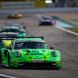 Highlight am Stand des ADAC: Der Porsche 911 GT3 R von DTM Champion Ayhancan Güven