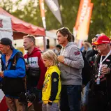 Besucher im Fahrerlager am KMP Honda Racing powered by Krettek  Truck