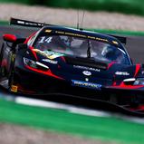 Aston Martin und Ferrari bereichern das attraktive Starterfeld