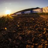 Strecke im Sonnenuntergang