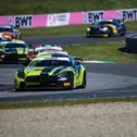 In der Motorsport Arena Oschersleben gab es direkt den ersten Doppelsieg für Härtling/Förderer