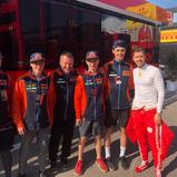 Der ehemalige ADAC Stiftung Sport Förderpilot Sebastian Vettel traf Motocrosser Lion Florian (2. v.r.)