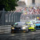 Im BMW M4 GT4 konnten Besler/Piana auf Platz zwei fahren
