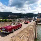 Ein Highlight der ADAC Deutschland Klassik 2025 war die Überfahrt der „Alten Brücke“, die zu den Sehenswürdigkeiten im Stadtbild Heidelbergs zählt