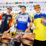 ADAC MX Masters 2018, Möggers, Tageswertung beim ADAC MX Youngster Cup v.l.n.r.: Sandner ( Österreich/KTM/Thermotec Racing KTM/MEFO SPORT RACING), Edelbacher (Österreich/KTM/DIMOCO Europe Racing) und Lawrence (Australien/Suzuki/Team Suzuki Germany)