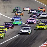 Für das ADAC GT Masters stehen die Läufe neun und zehn auf dem DEKRA Lausitzring an