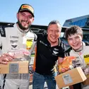 Pavel Lefterov und Mark Kastelic mit ihrem Teamchef Dominik Olbert 
