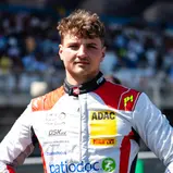 Der Sachse Simon Connor Primm bringt die Erfahrung aus drei Saisons im ADAC GT Masters mit