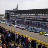 Rekordkulisse beim ADAC GT Masters in Oschersleben: 28.000 Fans verfolgten den Saisonauftakt