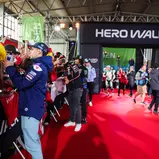 Beim Hero Walk sind die MotoGP-Piloten zum Greifen nah.