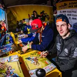 ADAC MX Masters, Jauer, Dennis Ullrich ( Deutschland / KTM / KTM Sarholz Racing Team ) beim ADAC MX Masters schreibt Autogramme