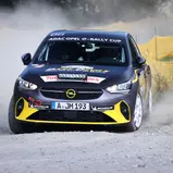 Schnelle Eheleute: Rebecca und Timo van der Marel in ihrem Corsa-e Rally