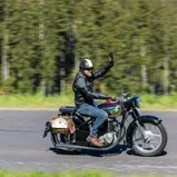Auf der ADAC Oldtimer-Wanderung für Mofas, Roller & Motorräder geht es für die Teilnehmer durch die Chiemgauer Bergwelt bis ins benachbarte Tirol.