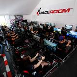 Viel Spaß hatten die Youngster der ADAC Formel 4 beim RaceRoom-Challenge